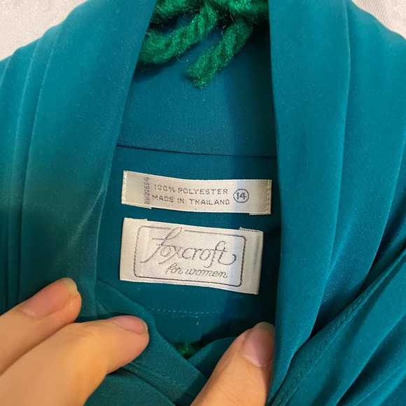 Chic and Silky Teal Blouse with decorative collar and long sleeves size XL - Picture 3 of 4